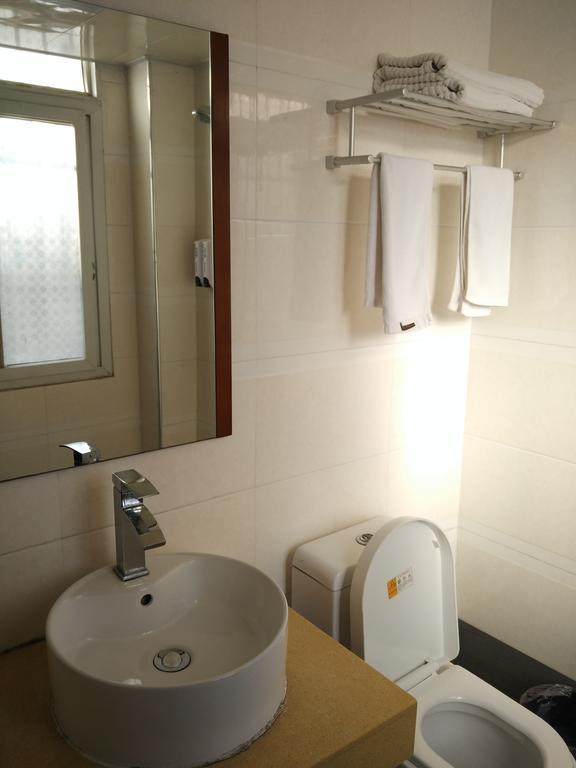 Wudang International Youth Hostel Danjiangkou Luaran gambar