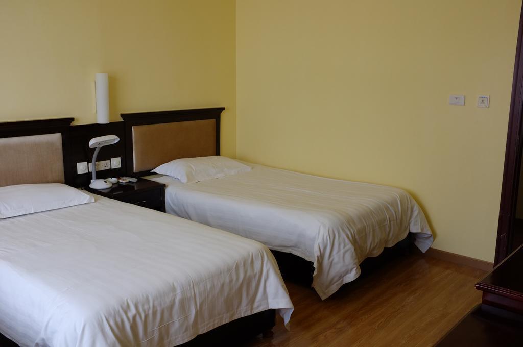 Wudang International Youth Hostel Danjiangkou Luaran gambar